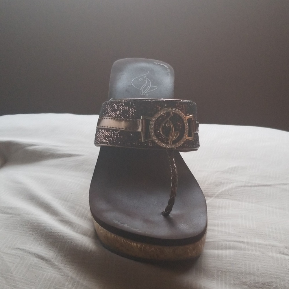 Sandals - Picture 2 of 3